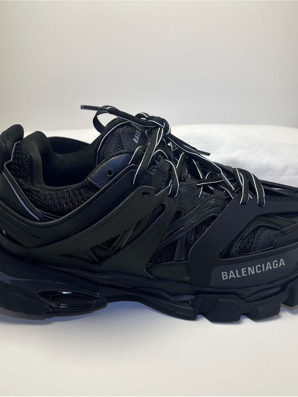 Balenciaga Black Chunky Track Runner Sneakers - Picture 7 of 10